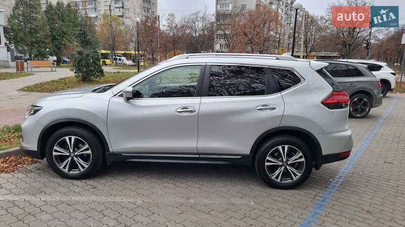 Позашляховик / Кросовер Nissan Rogue 2017 в Львові