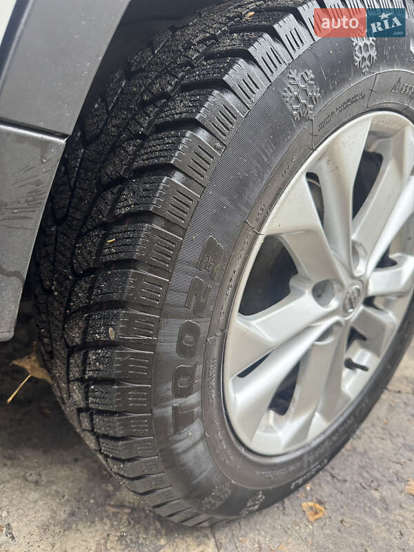 Внедорожник / Кроссовер Nissan Rogue 2016 в Киеве