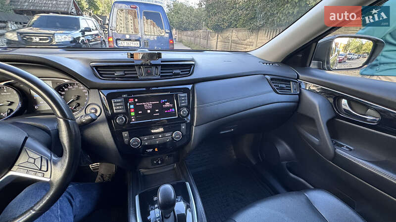 Внедорожник / Кроссовер Nissan Rogue 2016 в Ивано-Франковске