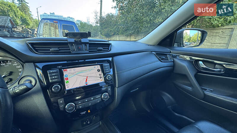 Внедорожник / Кроссовер Nissan Rogue 2016 в Ивано-Франковске