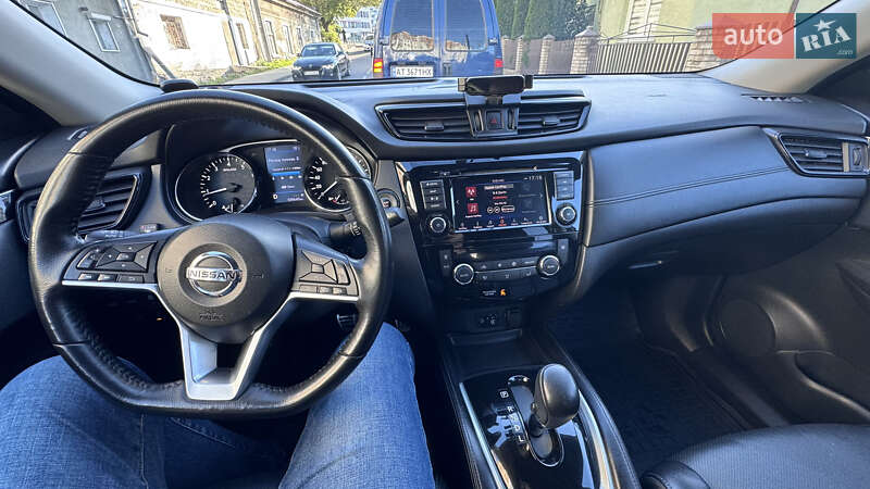 Внедорожник / Кроссовер Nissan Rogue 2016 в Ивано-Франковске