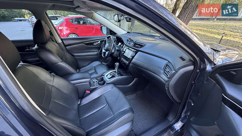 Внедорожник / Кроссовер Nissan Rogue 2016 в Ивано-Франковске