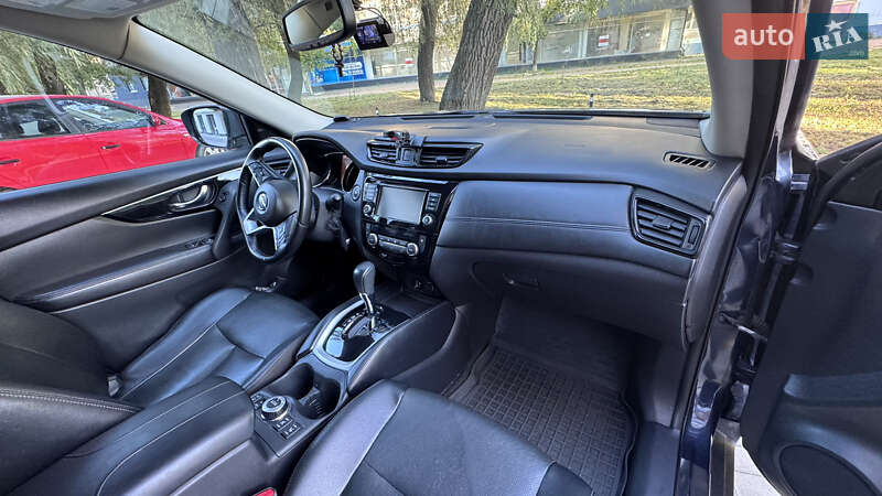 Внедорожник / Кроссовер Nissan Rogue 2016 в Ивано-Франковске