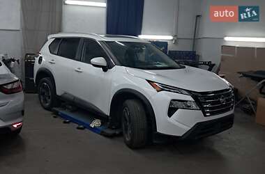 Позашляховик / Кросовер Nissan Rogue 2024 в Києві
