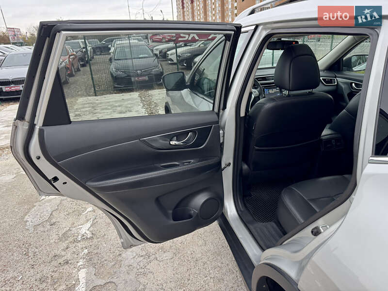 Внедорожник / Кроссовер Nissan Rogue 2015 в Киеве