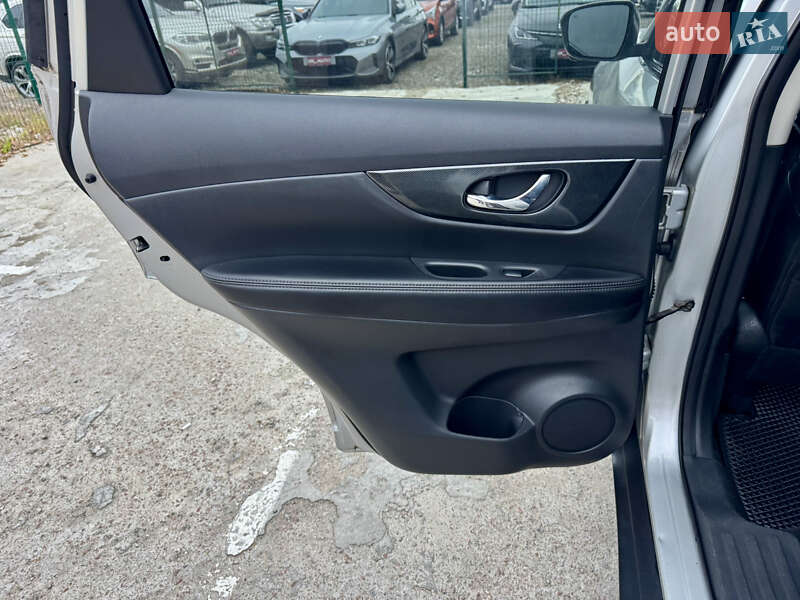 Внедорожник / Кроссовер Nissan Rogue 2015 в Киеве