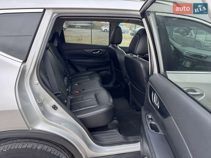 Внедорожник / Кроссовер Nissan Rogue 2015 в Киеве