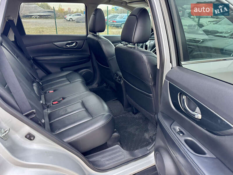 Внедорожник / Кроссовер Nissan Rogue 2015 в Киеве