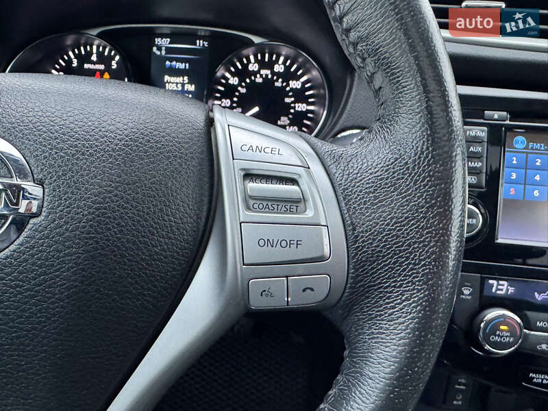 Внедорожник / Кроссовер Nissan Rogue 2015 в Киеве