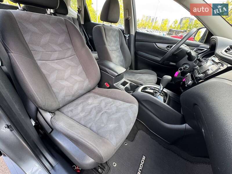 Внедорожник / Кроссовер Nissan Rogue 2016 в Киеве