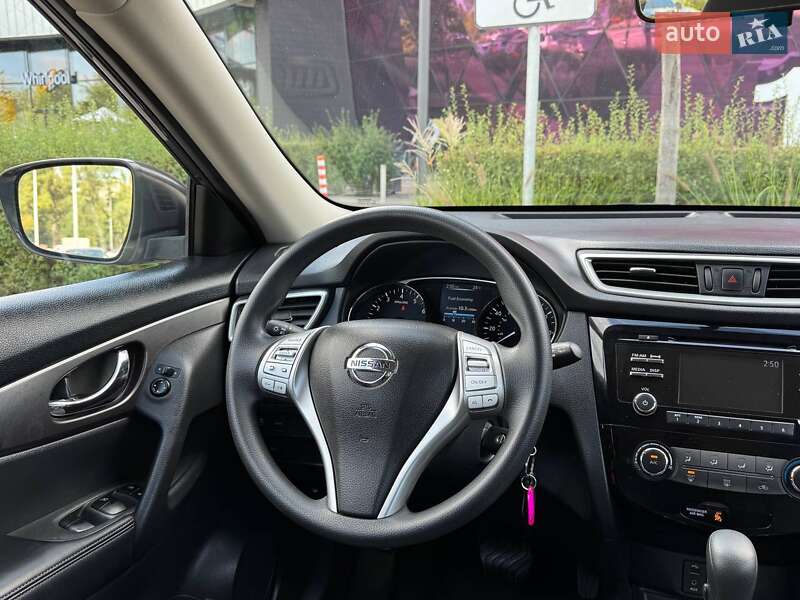 Внедорожник / Кроссовер Nissan Rogue 2016 в Киеве