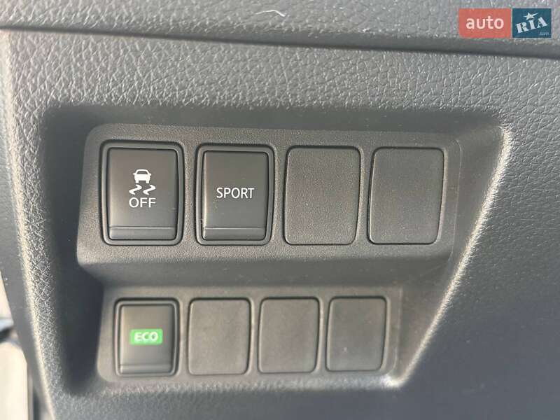 Внедорожник / Кроссовер Nissan Rogue 2016 в Киеве