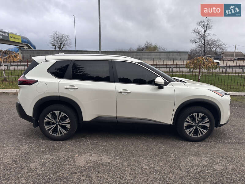 Внедорожник / Кроссовер Nissan Rogue 2023 в Киеве