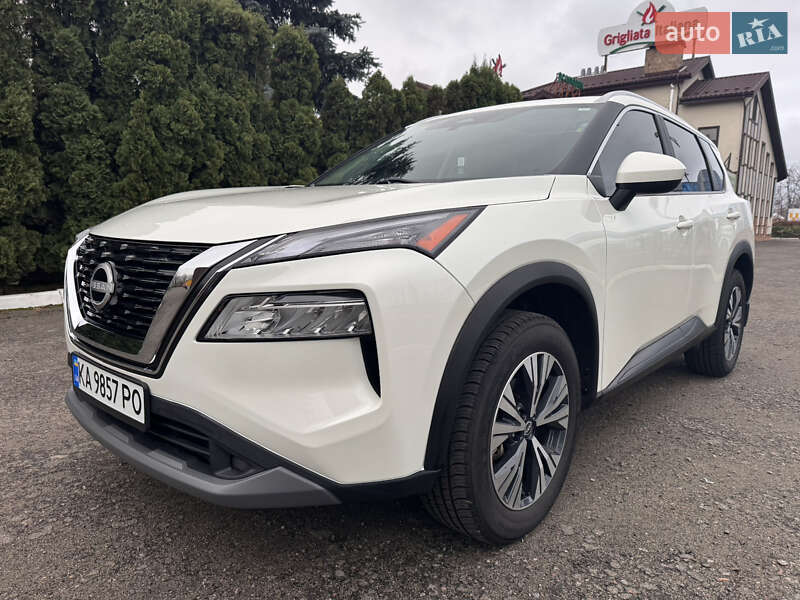 Внедорожник / Кроссовер Nissan Rogue 2023 в Киеве