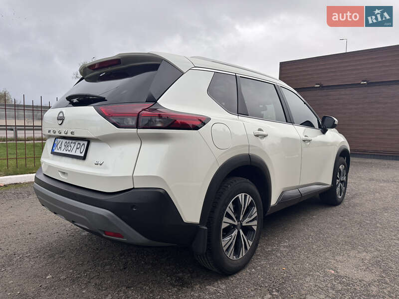 Внедорожник / Кроссовер Nissan Rogue 2023 в Киеве