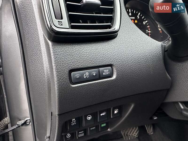 Внедорожник / Кроссовер Nissan Rogue 2019 в Киеве