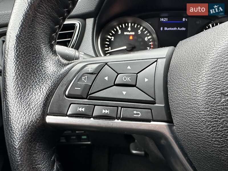 Внедорожник / Кроссовер Nissan Rogue 2019 в Киеве