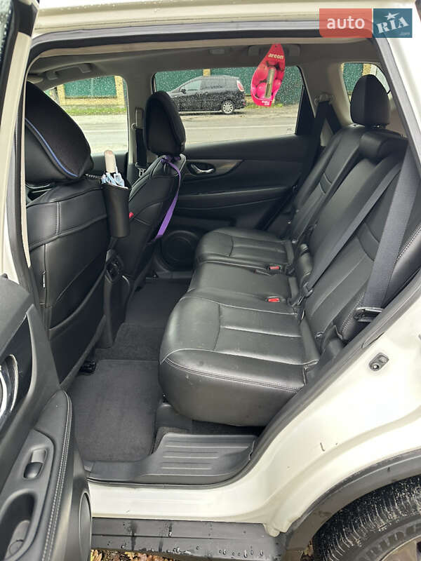 Позашляховик / Кросовер Nissan Rogue 2016 в Києві