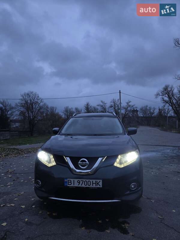 Внедорожник / Кроссовер Nissan Rogue 2015 в Кременчуге