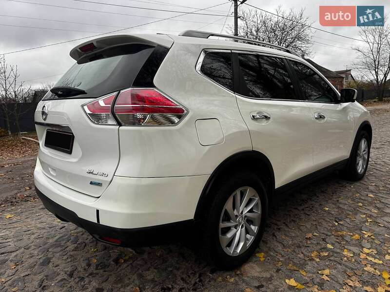 Внедорожник / Кроссовер Nissan Rogue 2015 в Ахтырке