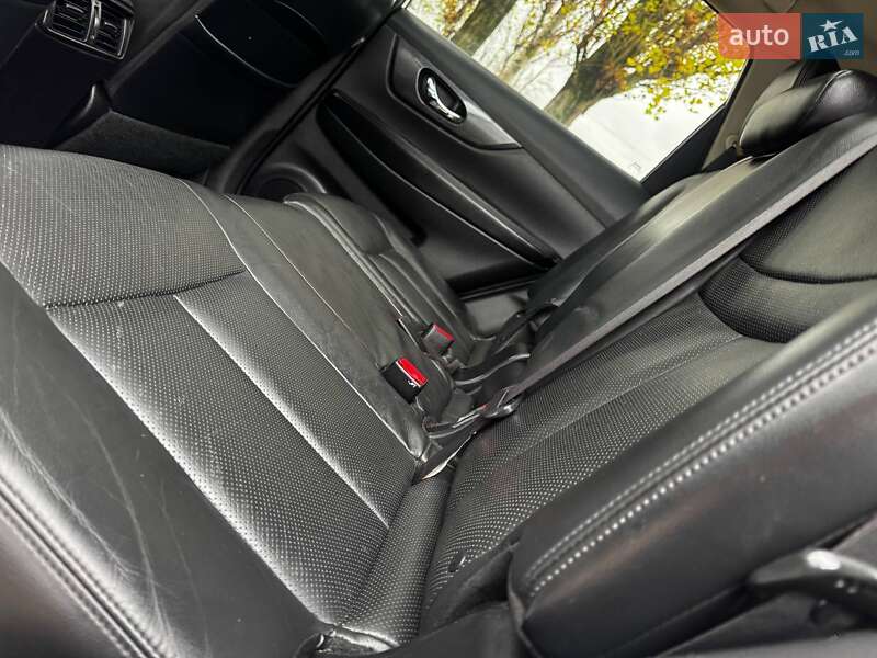 Внедорожник / Кроссовер Nissan Rogue 2015 в Ахтырке