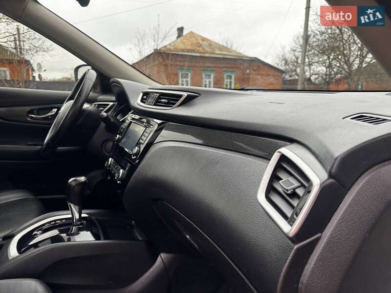 Внедорожник / Кроссовер Nissan Rogue 2015 в Ахтырке