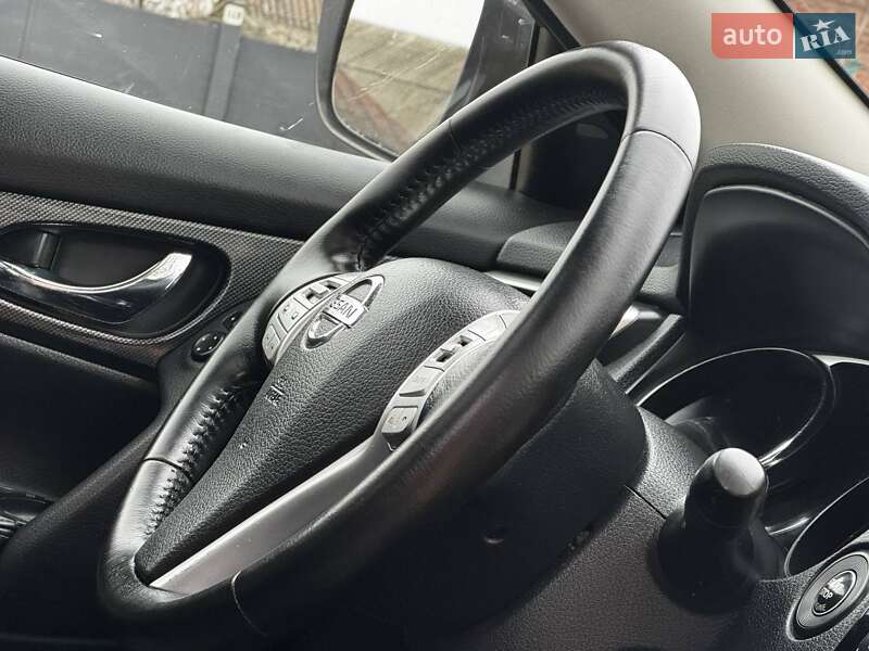 Внедорожник / Кроссовер Nissan Rogue 2015 в Ахтырке