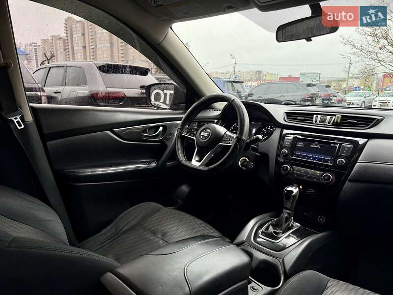 Внедорожник / Кроссовер Nissan Rogue 2018 в Харькове