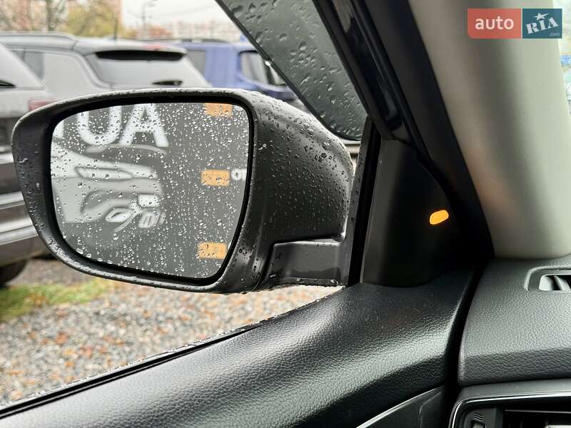 Внедорожник / Кроссовер Nissan Rogue 2018 в Харькове