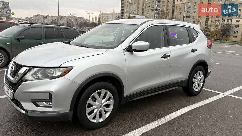 Позашляховик / Кросовер Nissan Rogue 2016 в Києві
