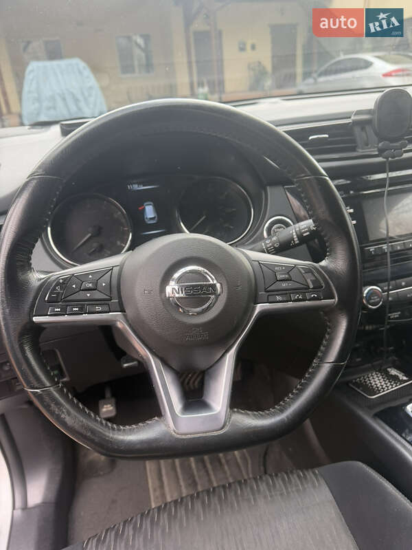 Внедорожник / Кроссовер Nissan Rogue 2016 в Киеве