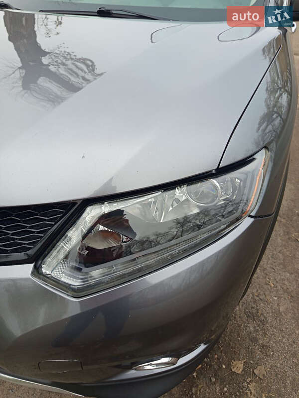 Внедорожник / Кроссовер Nissan Rogue 2016 в Киеве