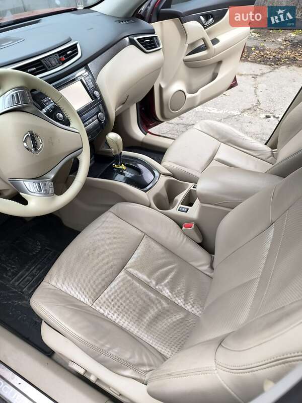 Позашляховик / Кросовер Nissan Rogue 2015 в Кременчуці