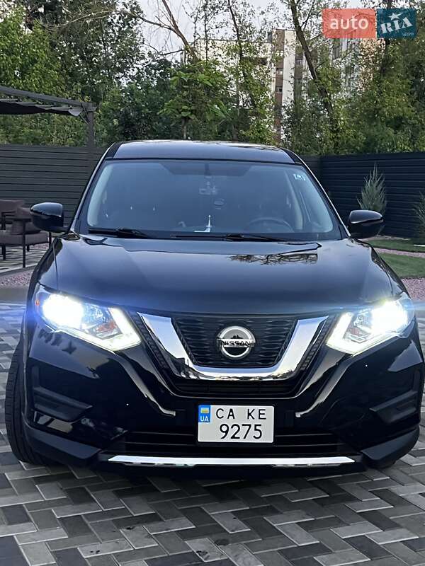 Внедорожник / Кроссовер Nissan Rogue 2017 в Каневе