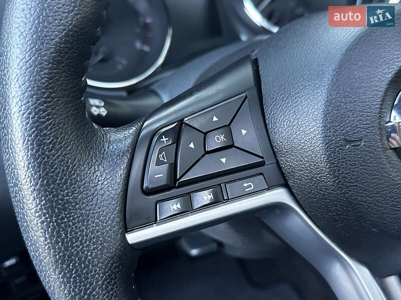 Внедорожник / Кроссовер Nissan Rogue 2019 в Дрогобыче