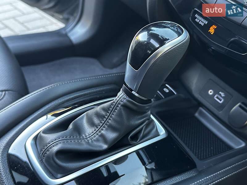 Внедорожник / Кроссовер Nissan Rogue 2019 в Дрогобыче