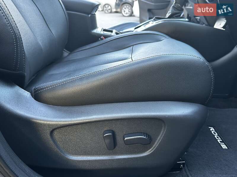 Внедорожник / Кроссовер Nissan Rogue 2019 в Дрогобыче