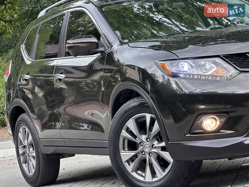 Внедорожник / Кроссовер Nissan Rogue 2015 в Дрогобыче