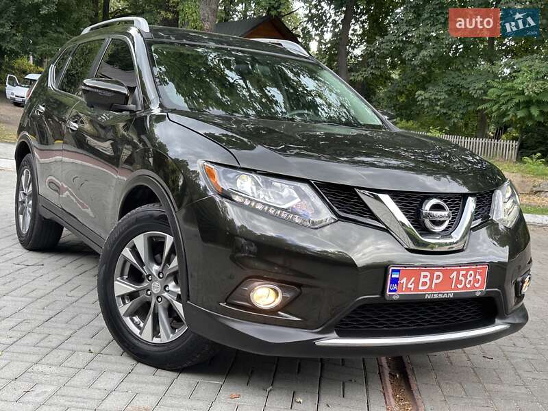 Внедорожник / Кроссовер Nissan Rogue 2015 в Дрогобыче