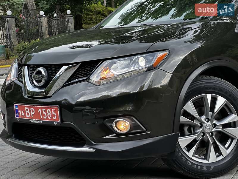 Внедорожник / Кроссовер Nissan Rogue 2015 в Дрогобыче