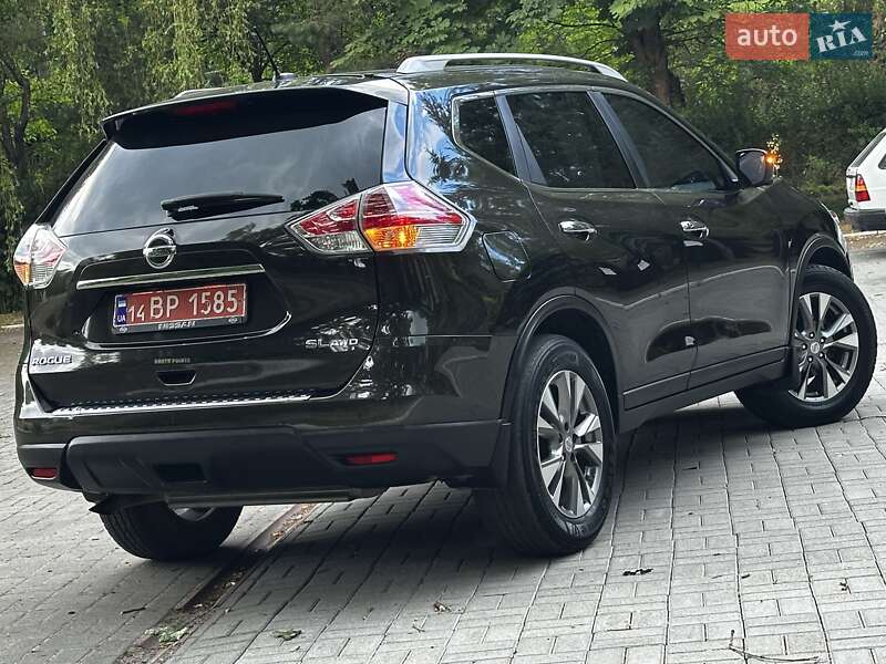Внедорожник / Кроссовер Nissan Rogue 2015 в Дрогобыче