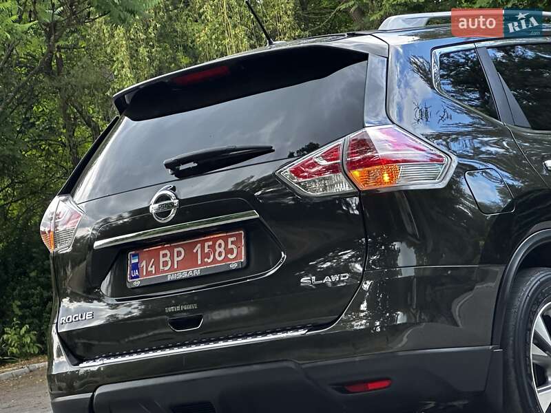 Внедорожник / Кроссовер Nissan Rogue 2015 в Дрогобыче