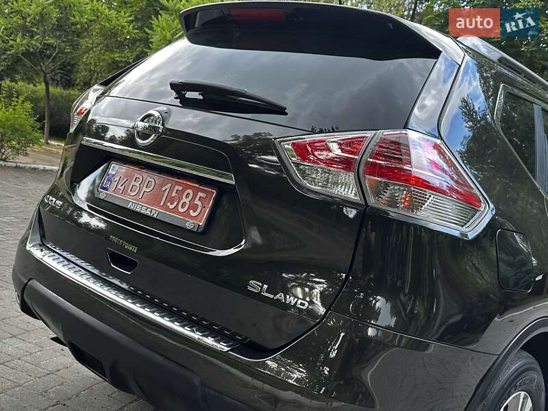 Внедорожник / Кроссовер Nissan Rogue 2015 в Дрогобыче