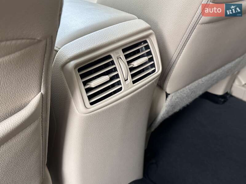 Внедорожник / Кроссовер Nissan Rogue 2015 в Дрогобыче