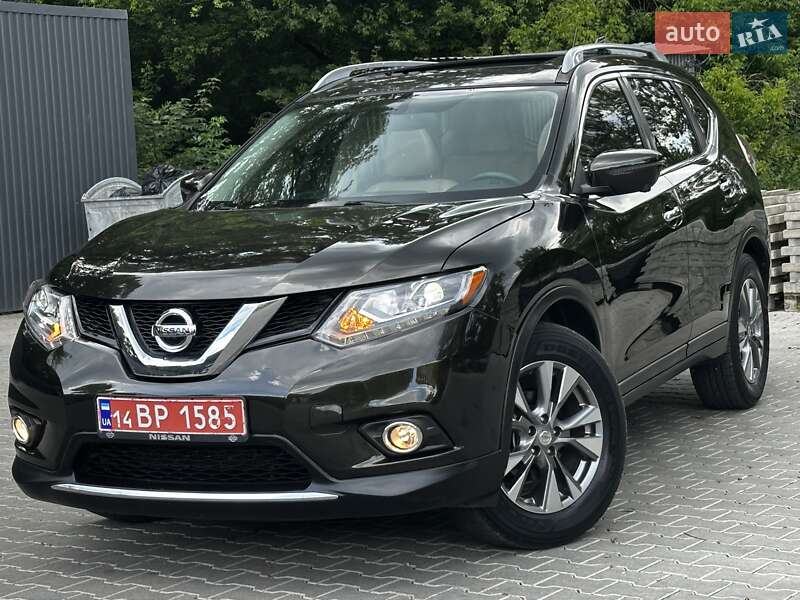 Внедорожник / Кроссовер Nissan Rogue 2015 в Дрогобыче