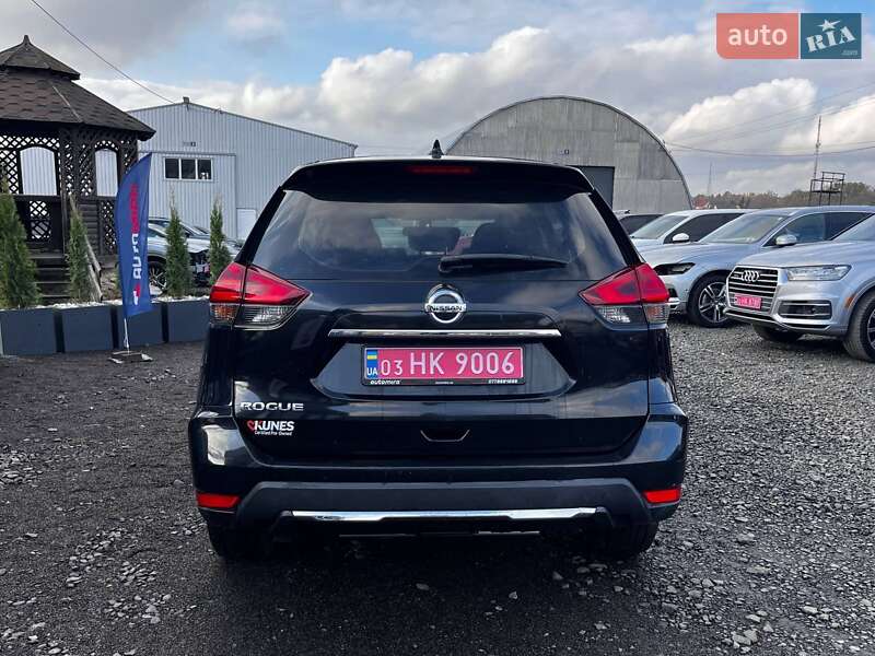 Внедорожник / Кроссовер Nissan Rogue 2017 в Луцке