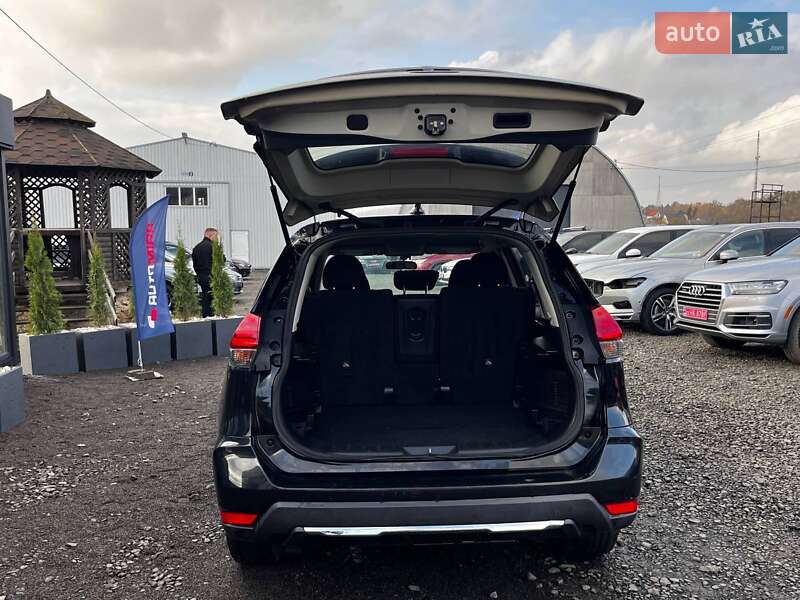 Внедорожник / Кроссовер Nissan Rogue 2017 в Луцке