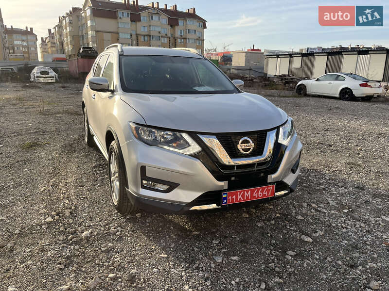 Внедорожник / Кроссовер Nissan Rogue 2018 в Киеве