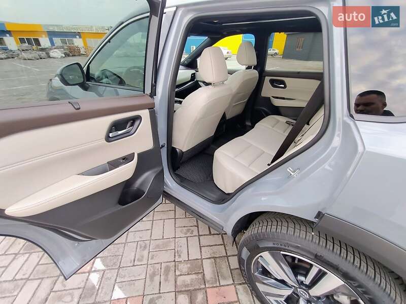 Внедорожник / Кроссовер Nissan Rogue 2023 в Житомире