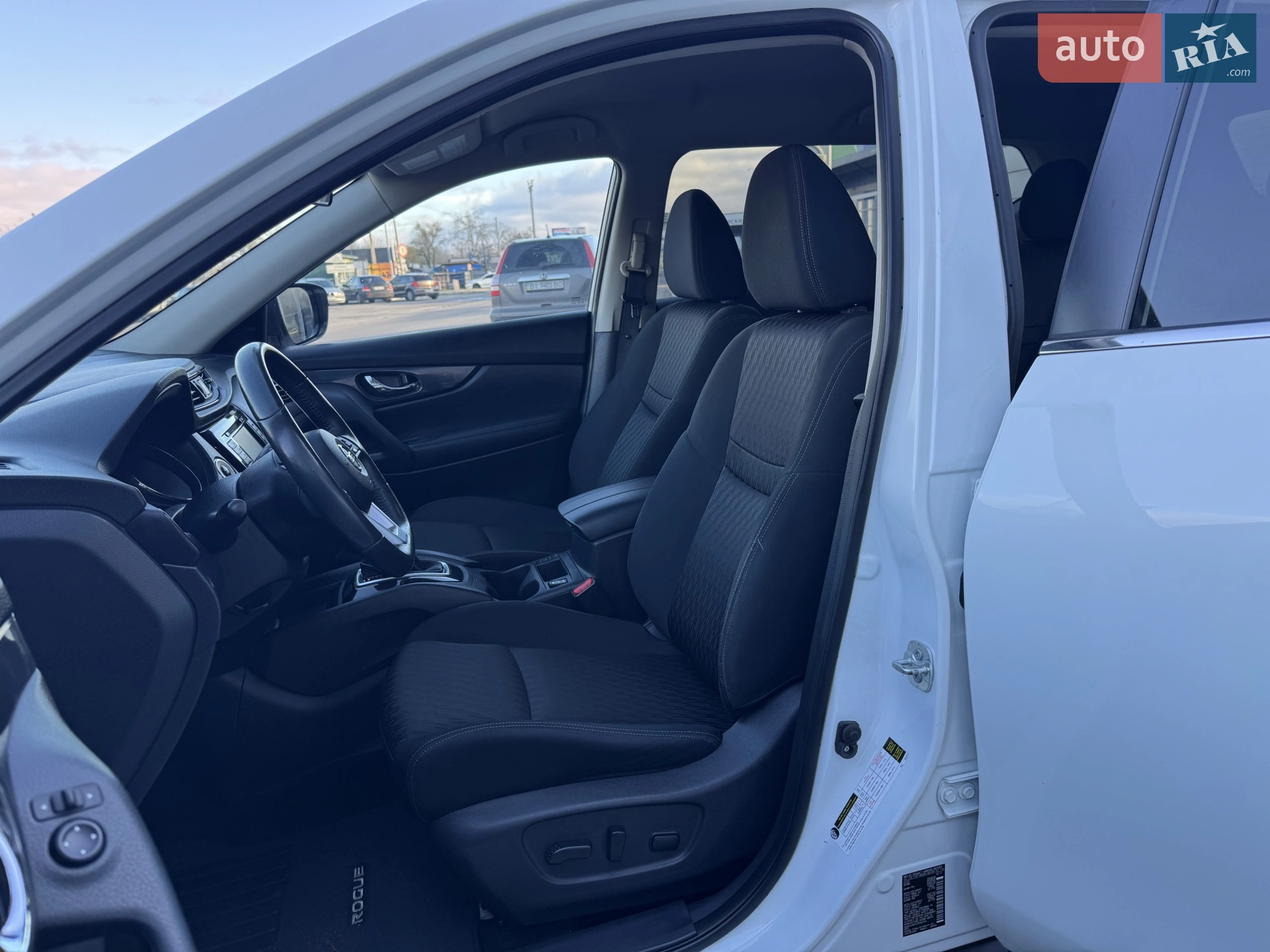 2017 Nissan Rogue - мініатюра 13